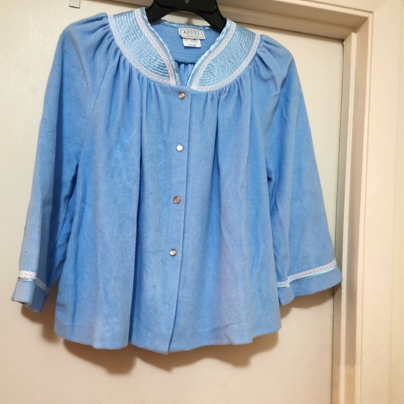 Dresses & Skirts - Vintage Appel Fleece Pajama Top M